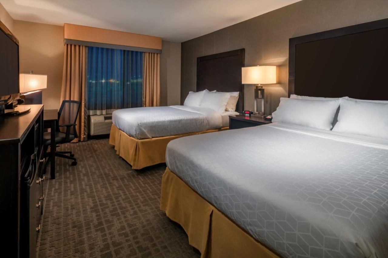 Holiday Inn Express Hays By Ihg Exterior foto