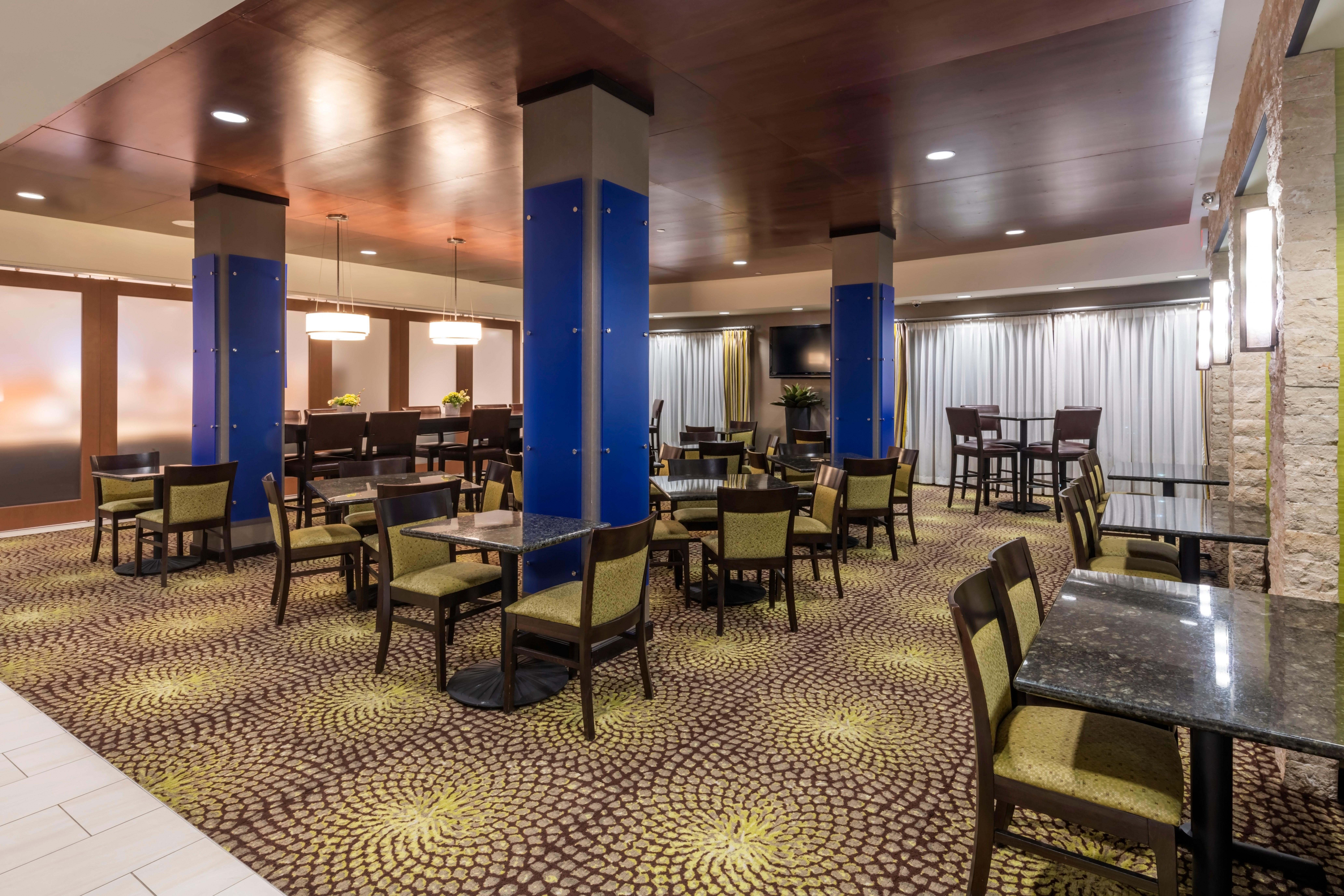 Holiday Inn Express Hays By Ihg Exterior foto