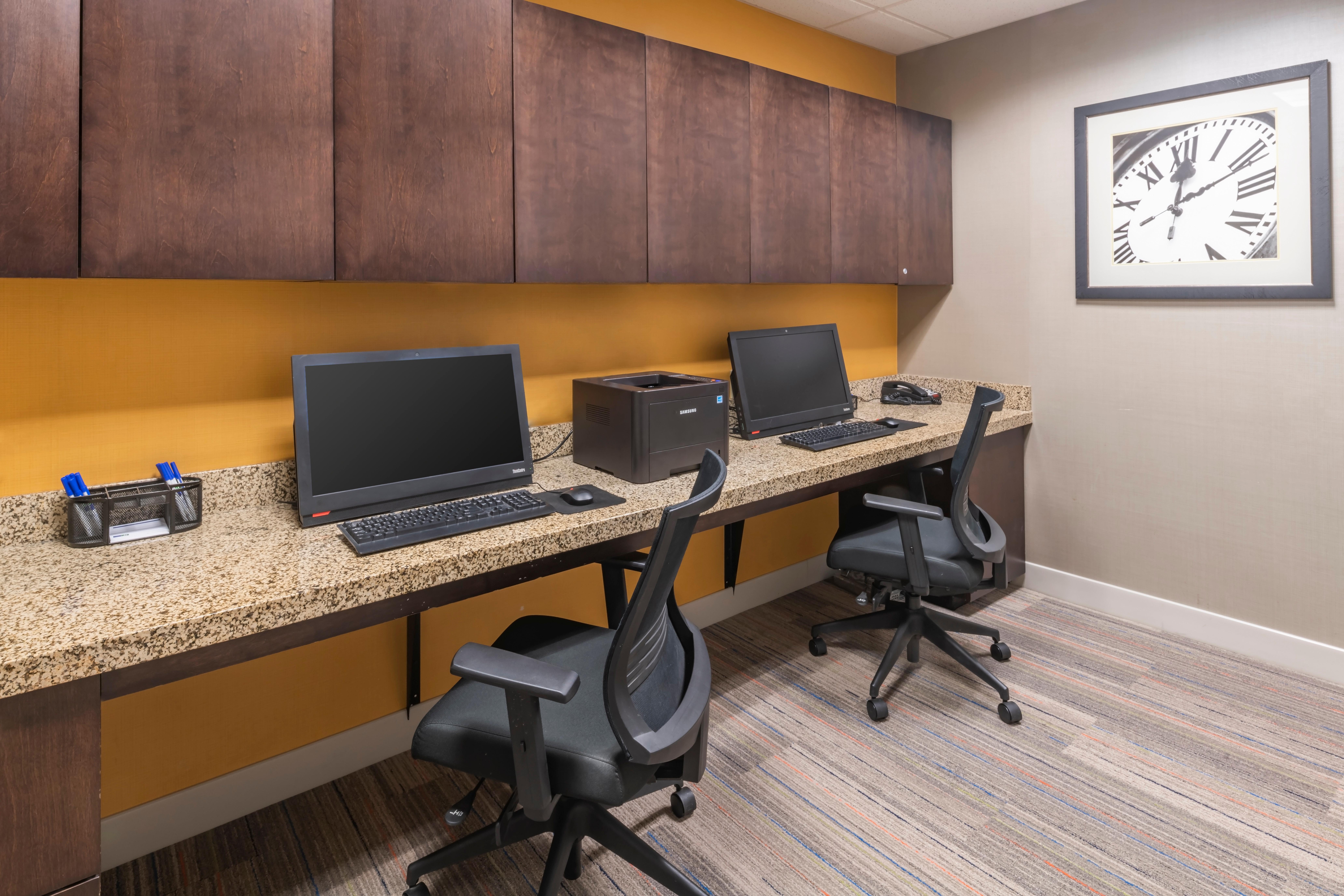 Holiday Inn Express Hays By Ihg Exterior foto