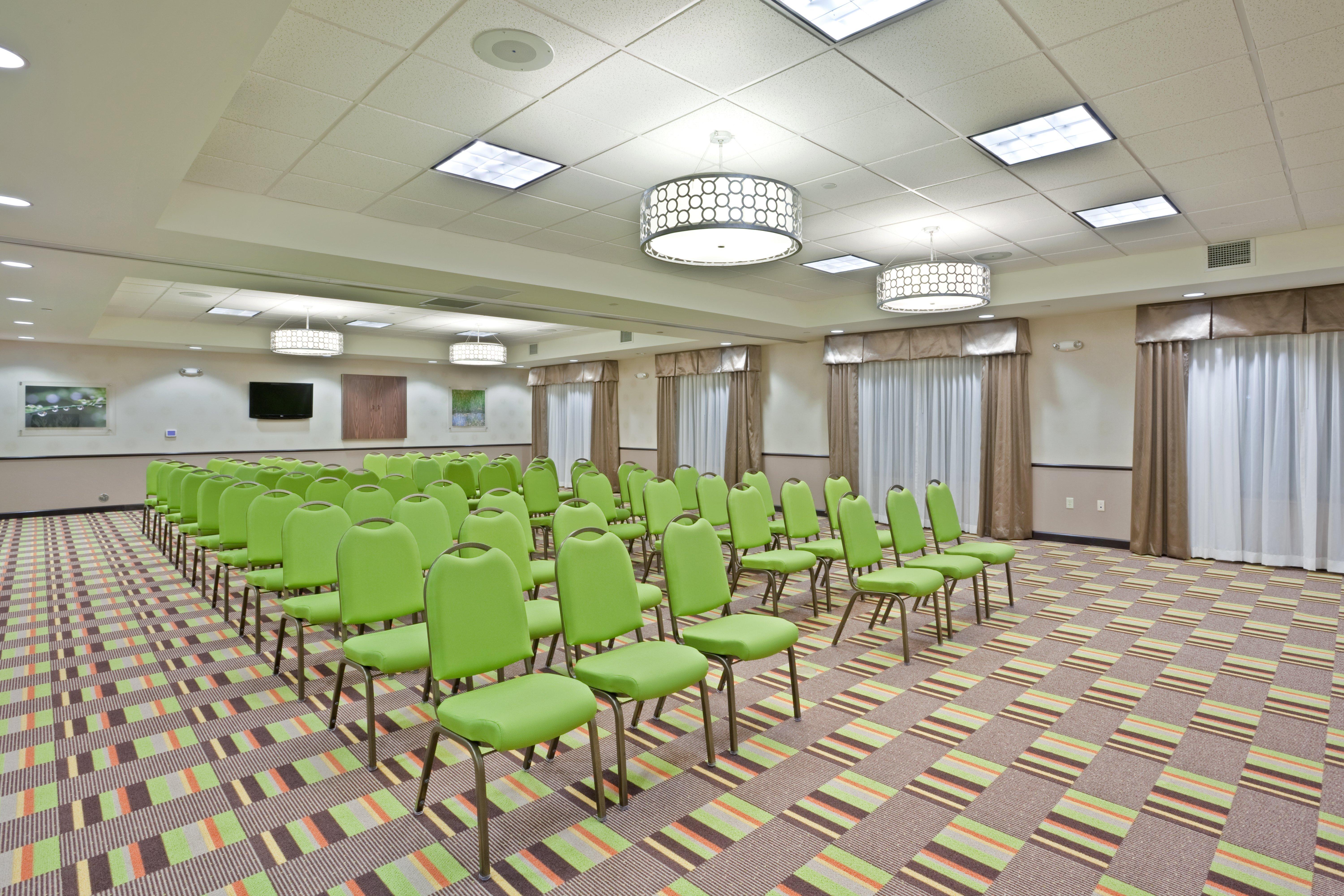 Holiday Inn Express Hays By Ihg Exterior foto