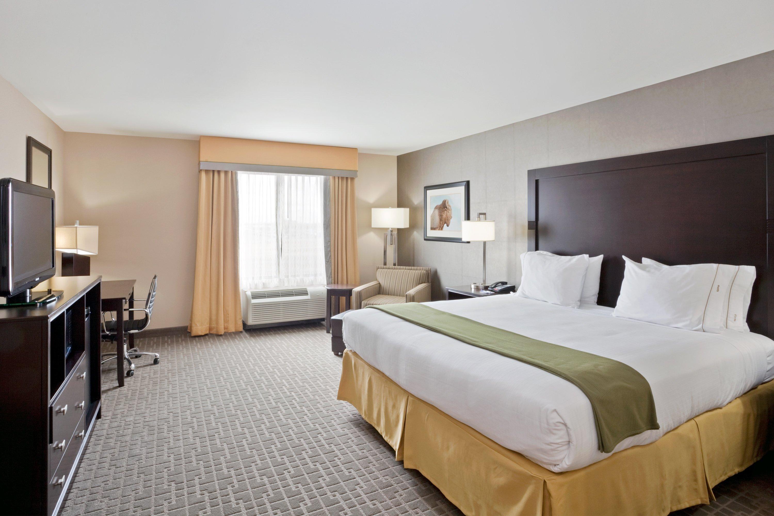 Holiday Inn Express Hays By Ihg Exterior foto