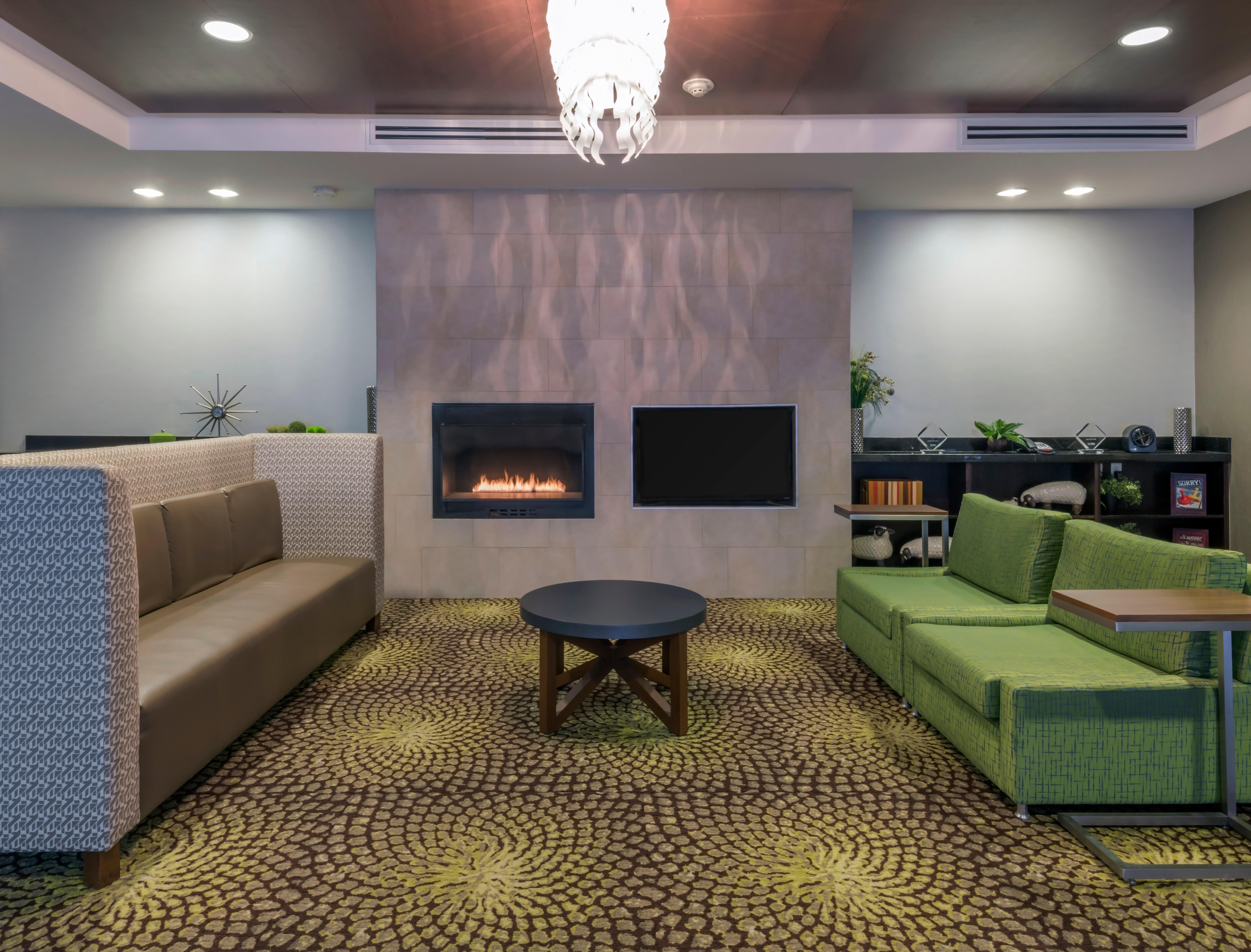 Holiday Inn Express Hays By Ihg Exterior foto