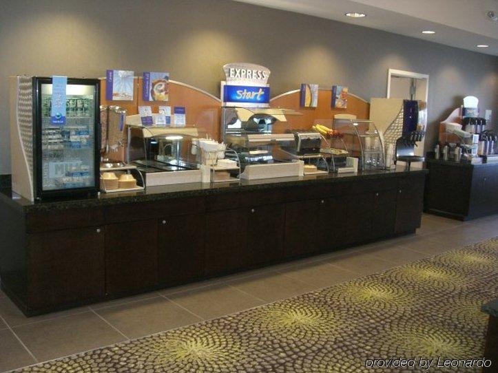 Holiday Inn Express Hays By Ihg Exterior foto