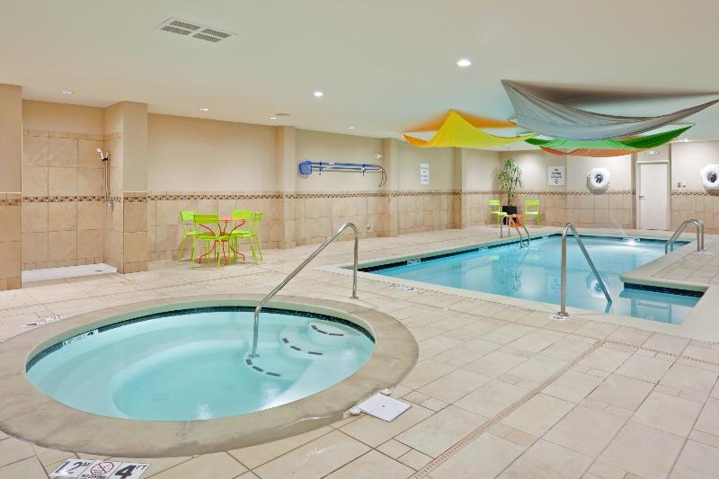 Holiday Inn Express Hays By Ihg Exterior foto